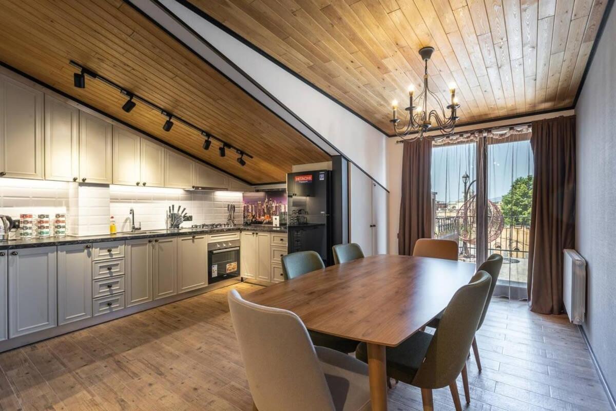 3Br Apt W Huge Terrace & Magnificent Views Tbilisi ภายนอก รูปภาพ