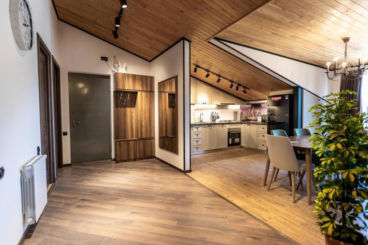 3Br Apt W Huge Terrace & Magnificent Views Tbilisi ภายนอก รูปภาพ